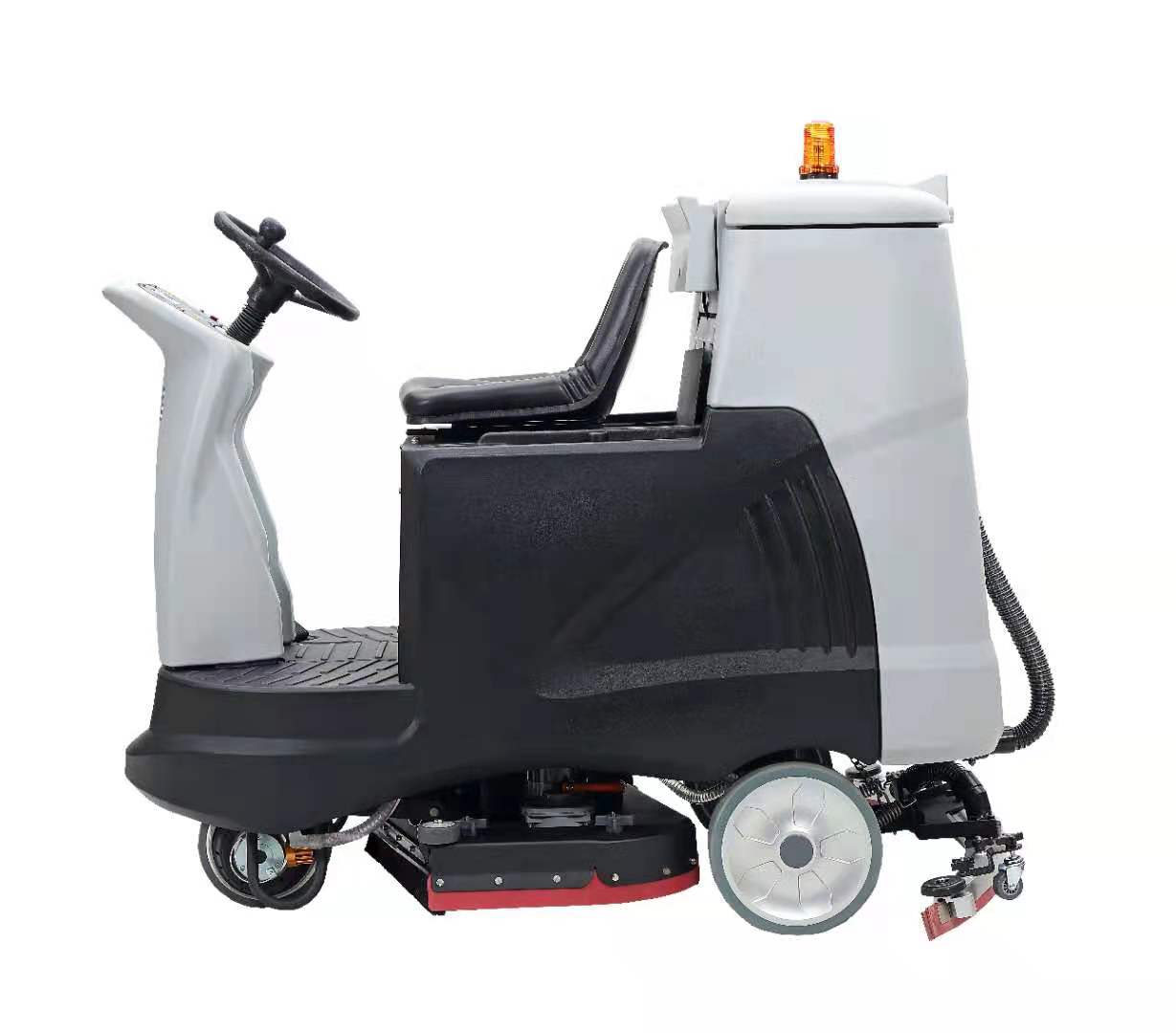 高效清洁利器：驾驶式洗地机的刷新之路